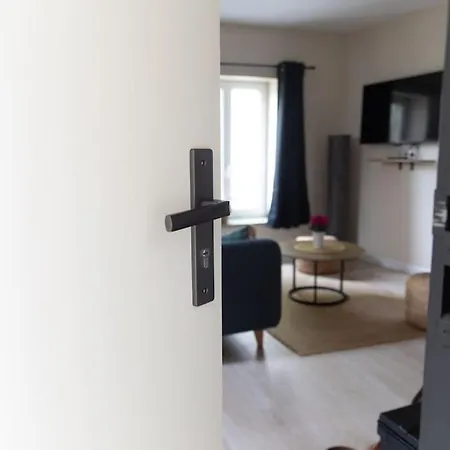 Avec En Mezzanine