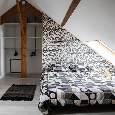 Avec En Mezzanine Apartmán *